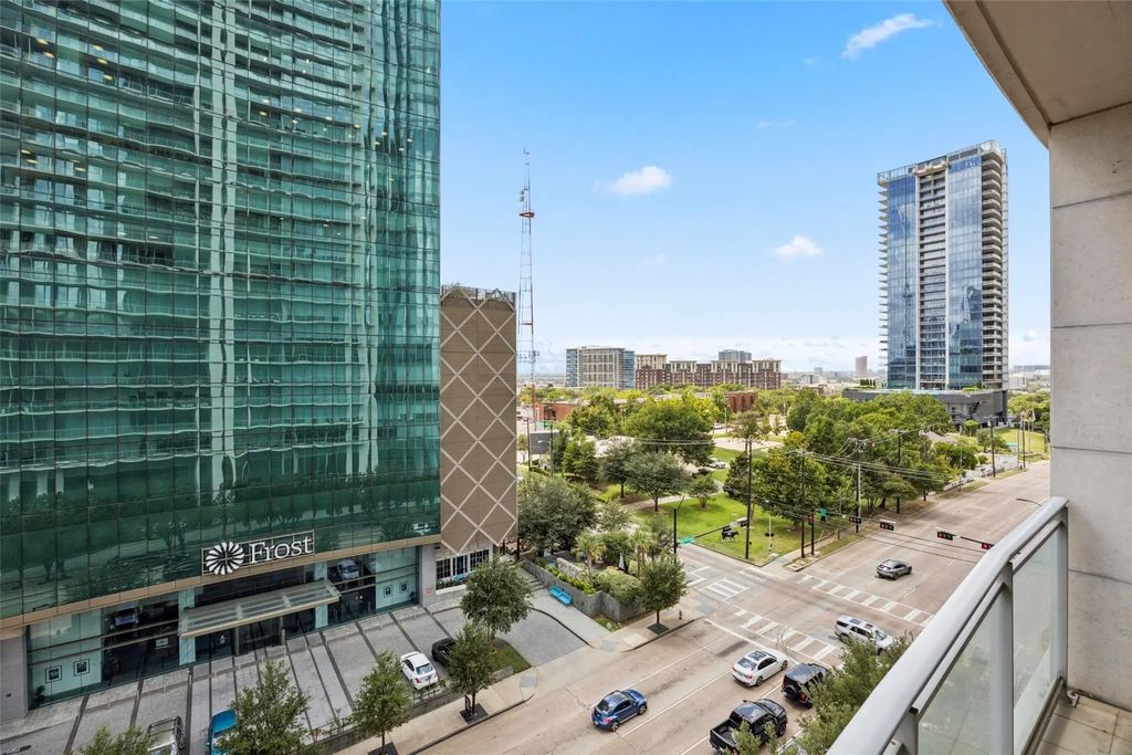 2900 Mckinnon Street 602, Dallas