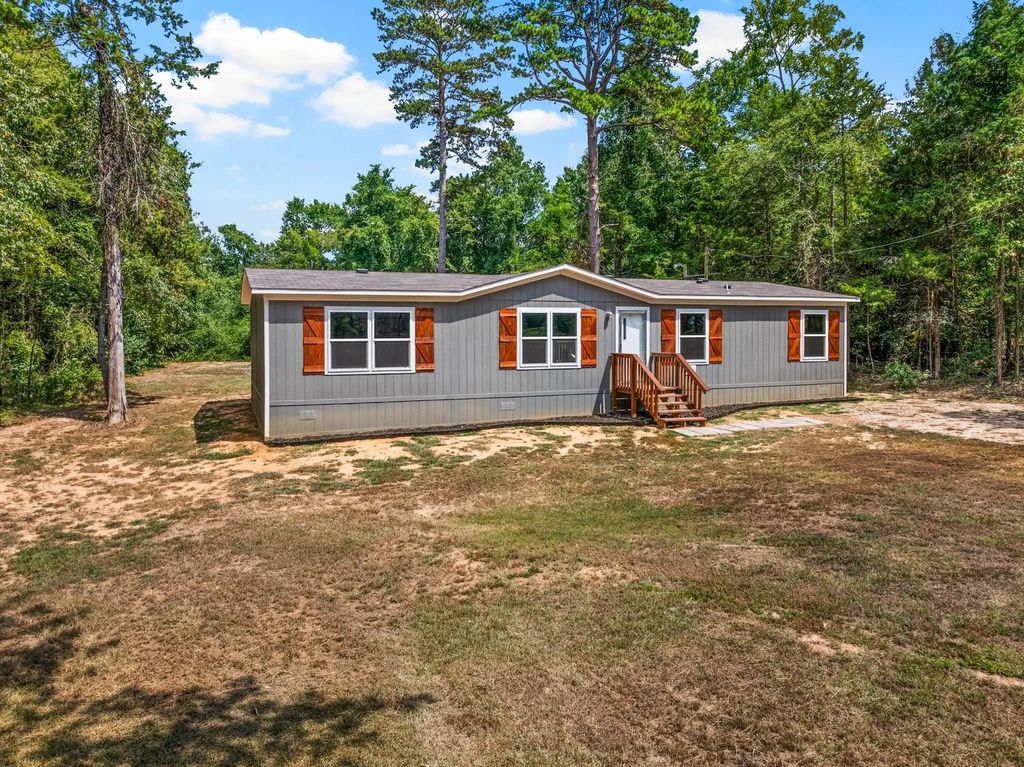 251 County Road 2603, Pittsburg