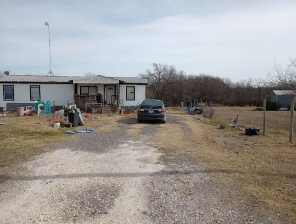 154 Meadowview Lane, Hubbard