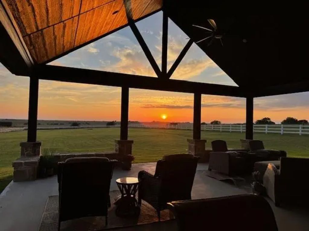 194 County Road 4430, Rhome