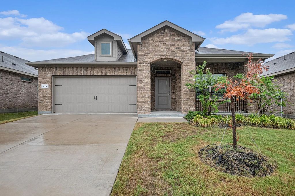 724 Beebrush Drive, Fort Worth