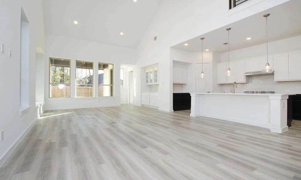 8424 Peach Street, Justin