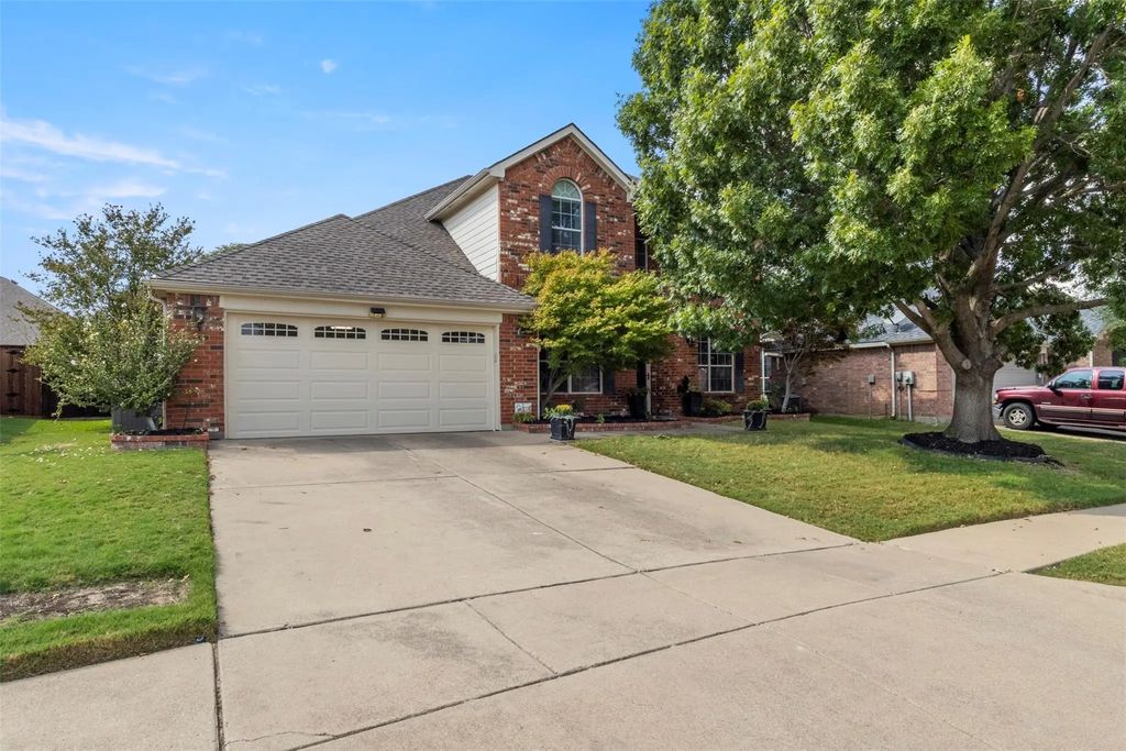 3203 Silver Point Court, Mansfield