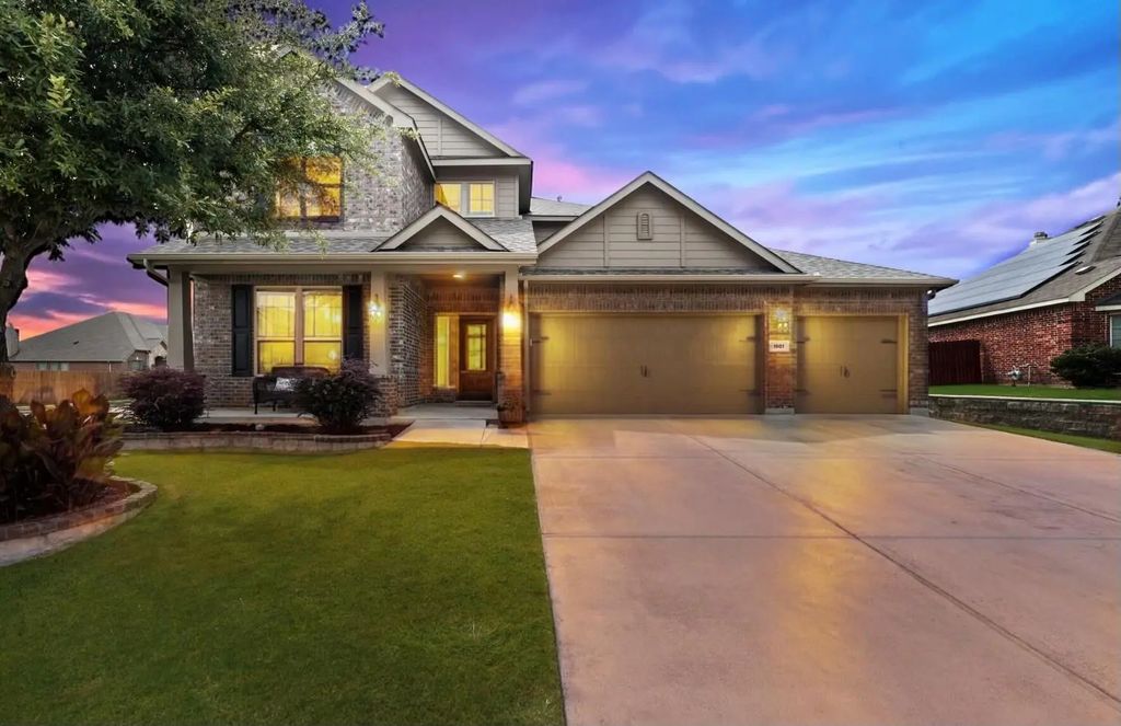1601 Fallingwater Trail, Fort Worth