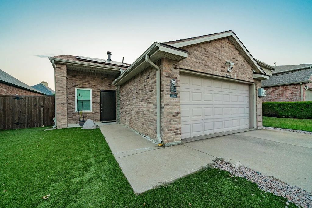 2014 Cardinal Lane, Lewisville
