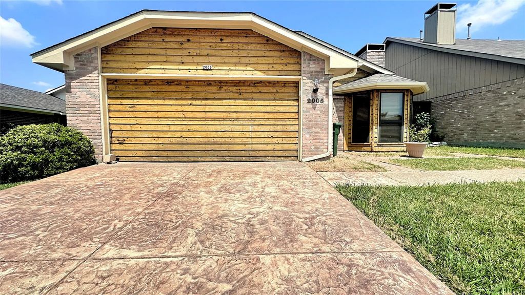 2005 Verlaine Drive, Carrollton