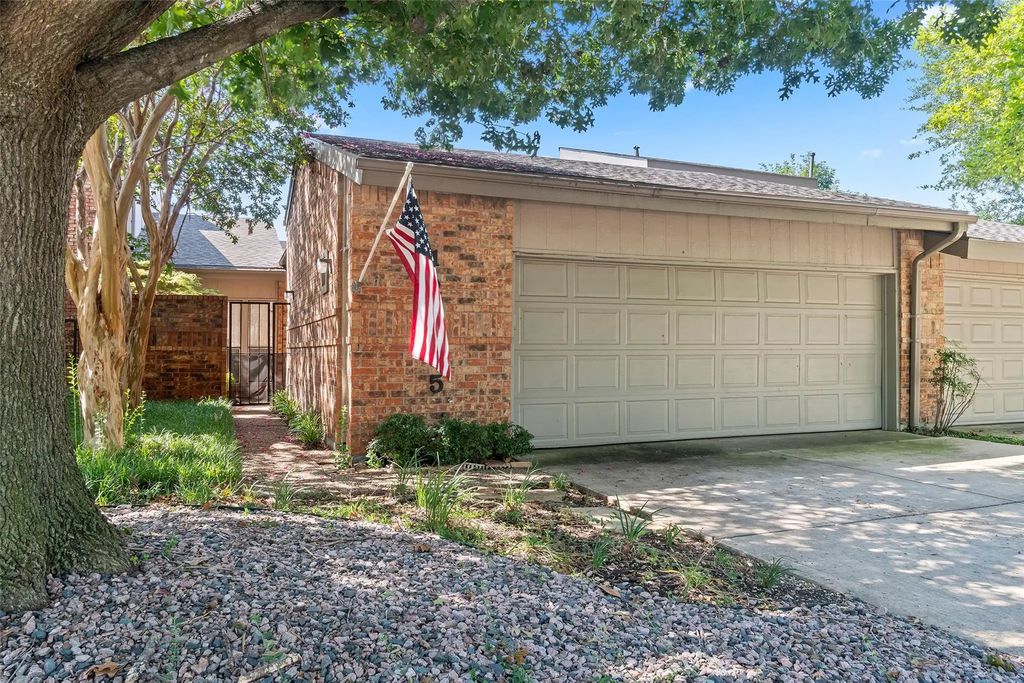 12465 Montego Plaza, Dallas
