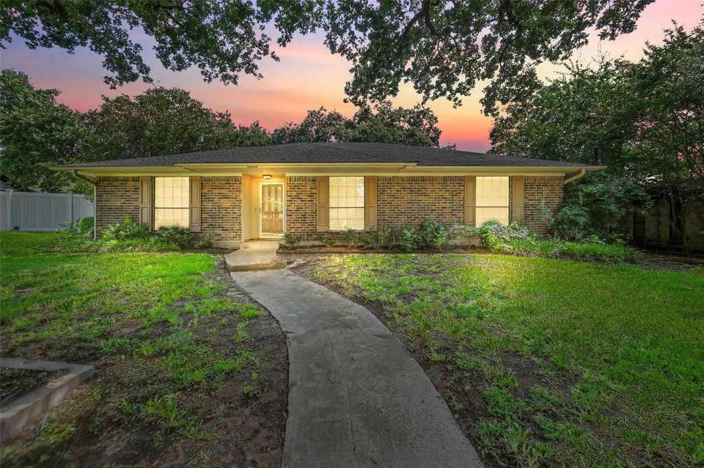 1203 River Oaks Drive, Flower Mound