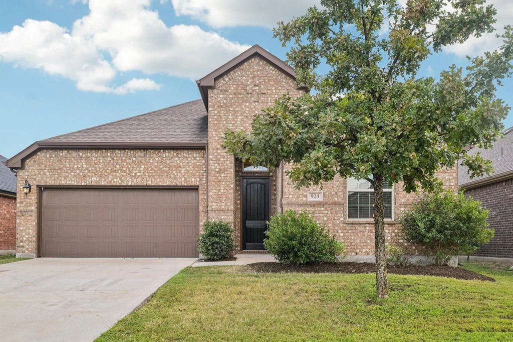 924 Lake Cypress Lane, Little Elm