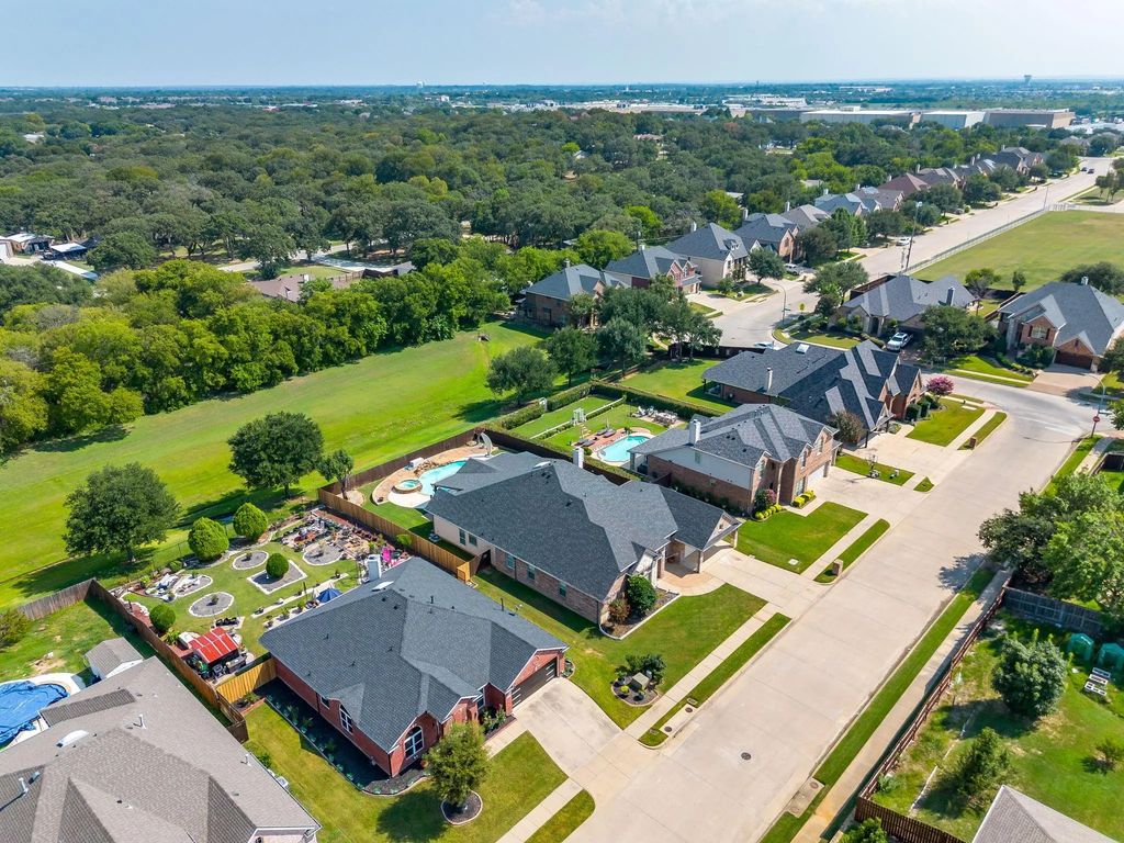 10016 Saint James Street, Fort Worth