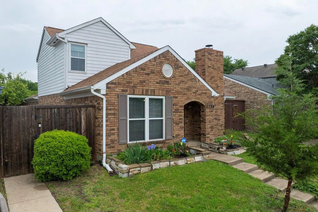 4232 Phoenix Drive, Carrollton