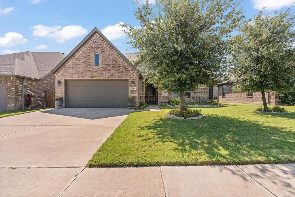 1643 Fraser Drive, Burleson