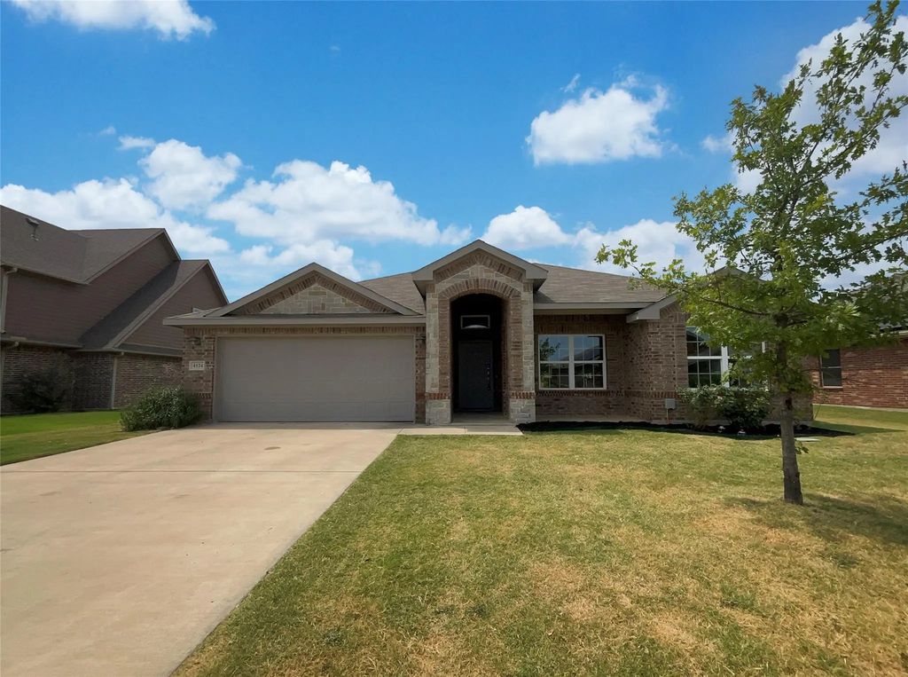 4124 Bridle Path Lane, Sanger
