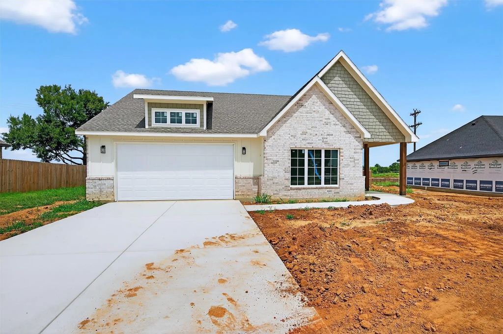 409 Austin Street, Callisburg