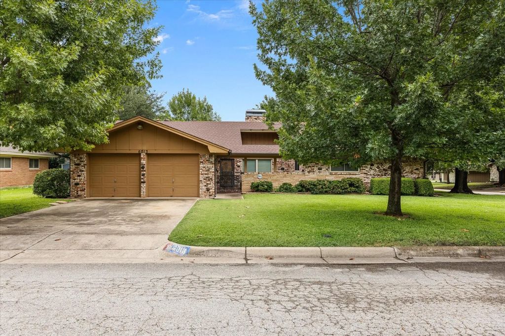 6013 Wisen Avenue, Fort Worth
