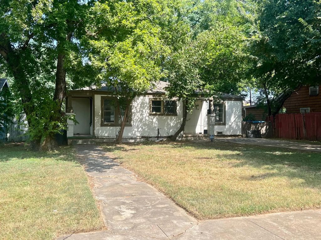 312 N Retta Street, Fort Worth