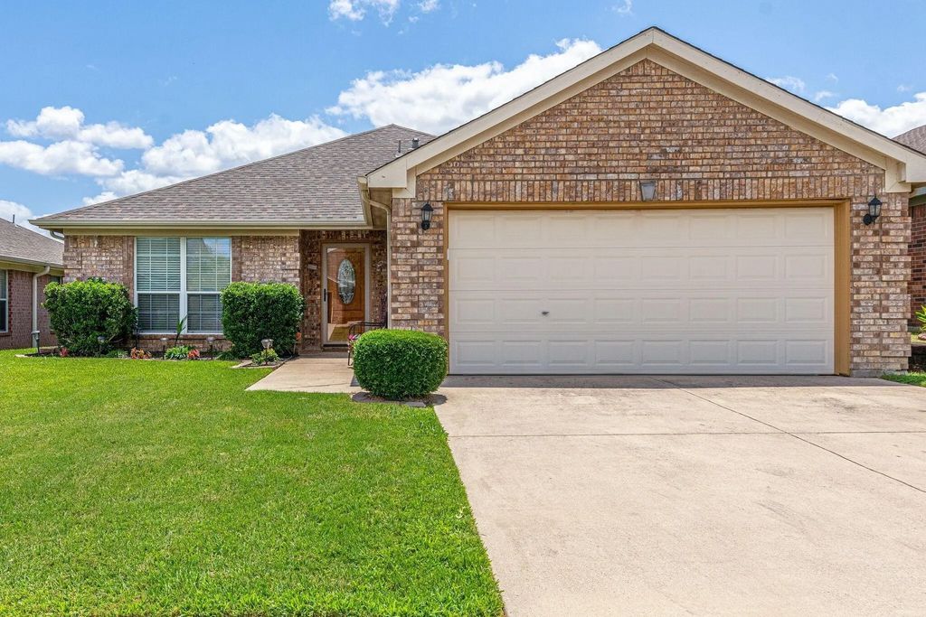 4940 Diamond Trace Trail, Fort Worth