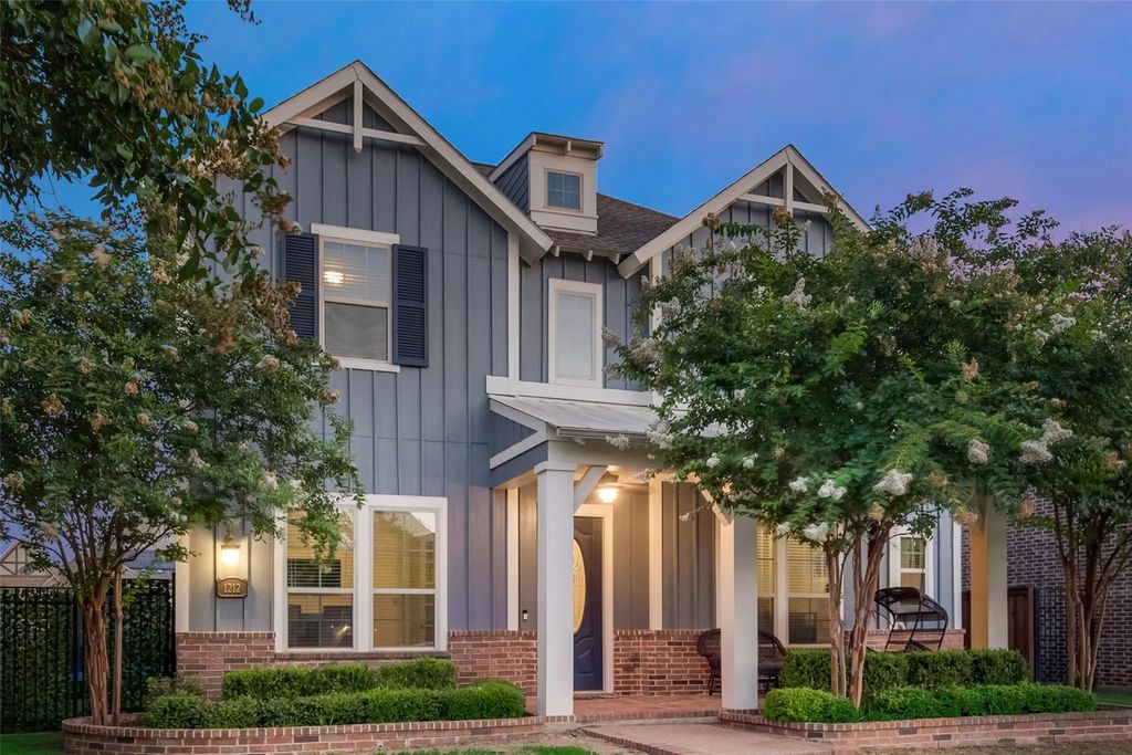 1212 Arrow Parkway, Arlington