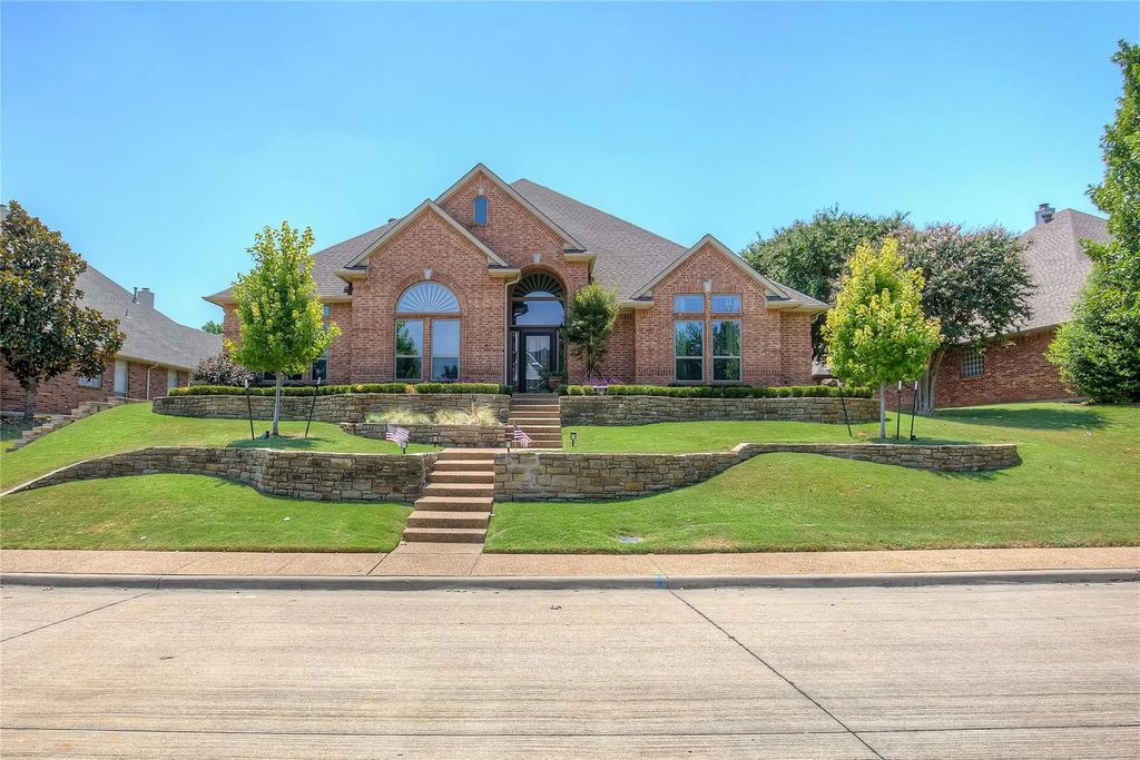 826 Hunters Glen, Rockwall