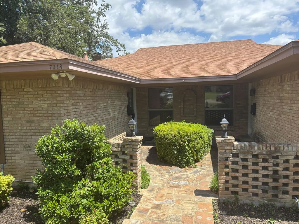 7338 Walling Lane, Dallas