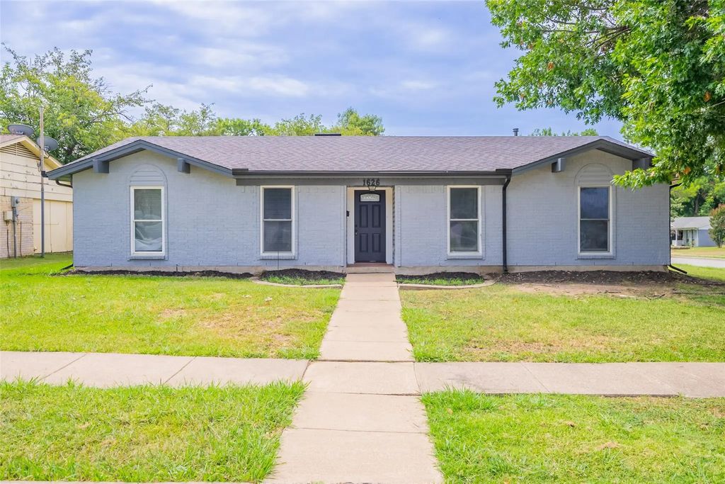 1626 Travis Street, Garland