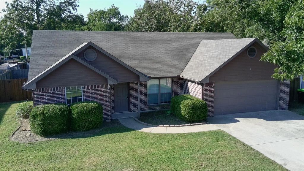 515 E Liberty Street, Pilot Point