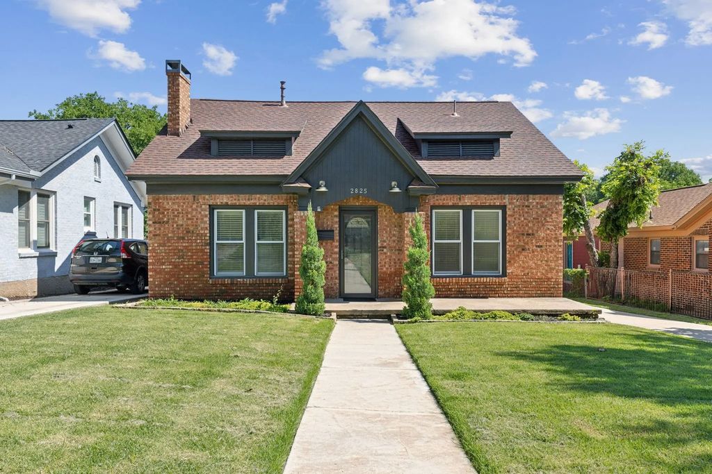 2825 W 12th Street W, Dallas