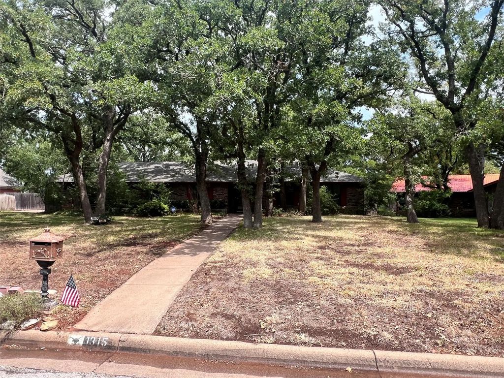 1315 Roanoake Drive, Graham