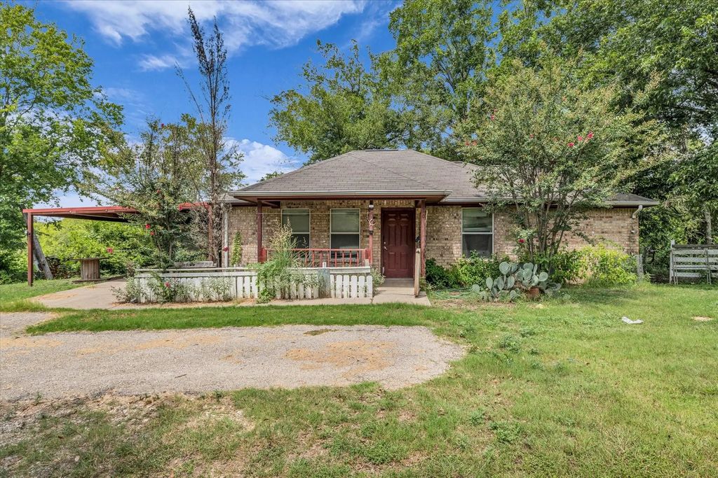210 W Mary Lou Street, Moody
