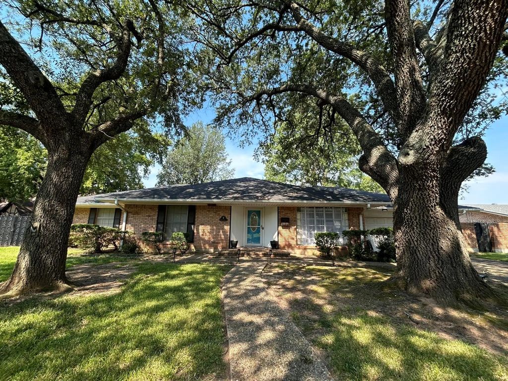 2407 N Waverly Drive, Bossier City