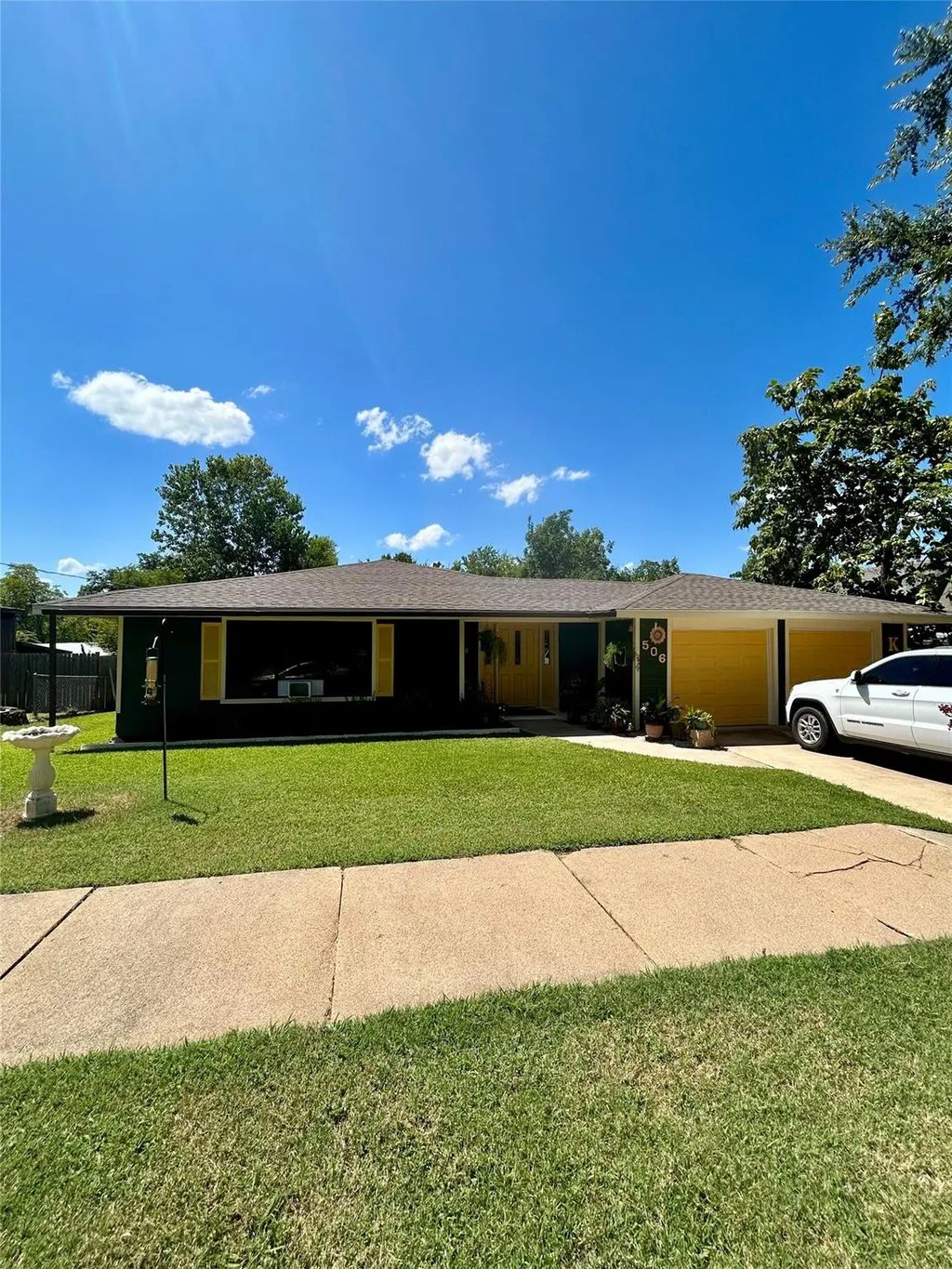 506 3rd Street, Hugo