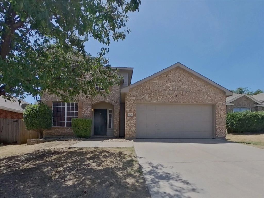 4629 Barnhill Lane, Fort Worth
