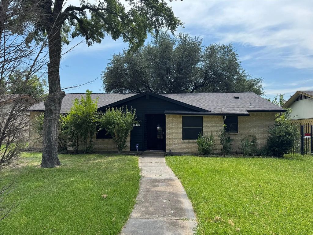 10422 Castlerock Drive, Dallas