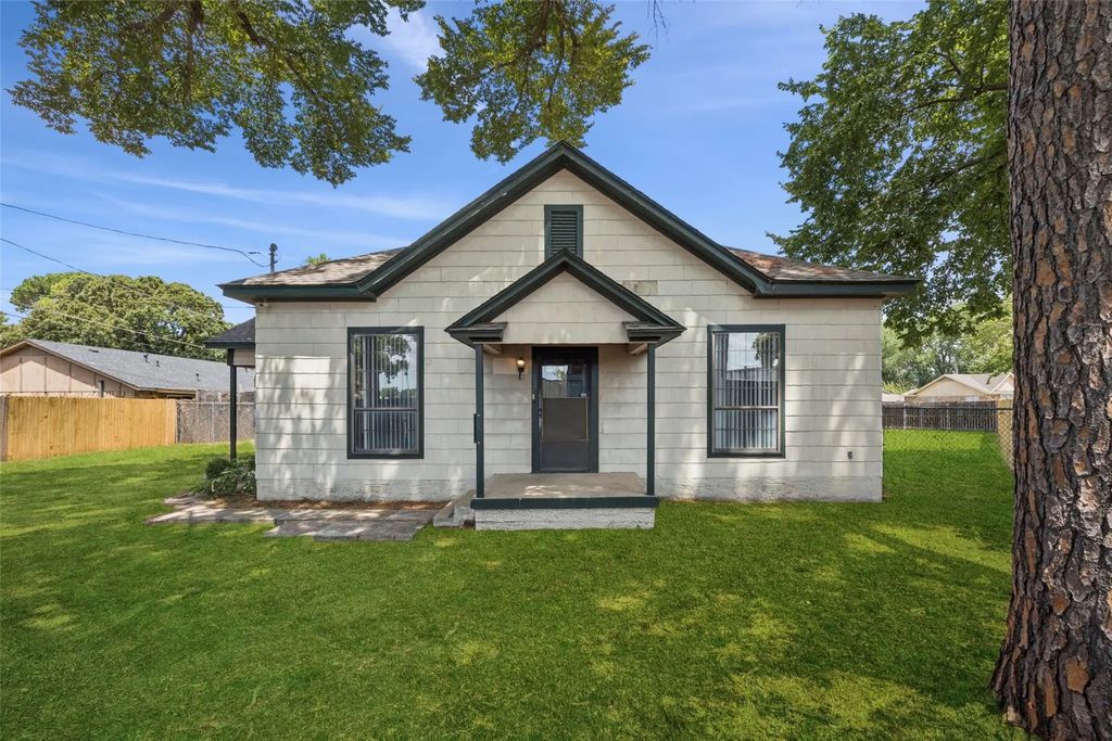 400 Matt Lane, Arlington