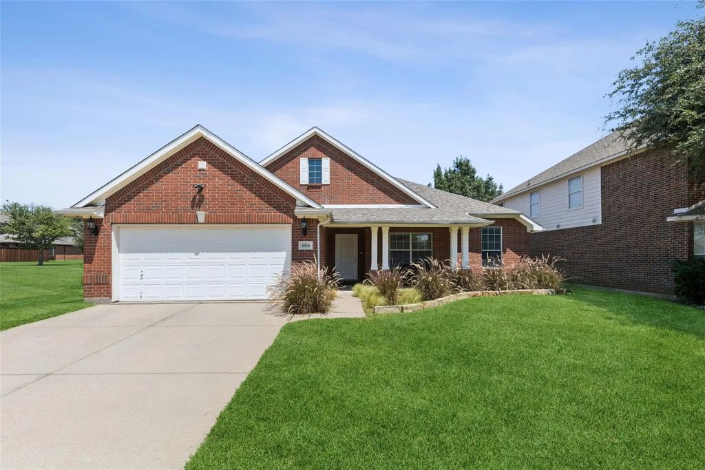 4416 Mallow Oak Drive, Fort Worth