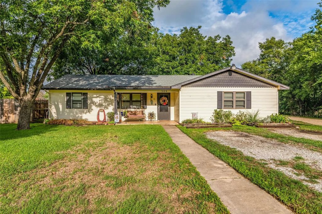 306 N Denison Street, Bells