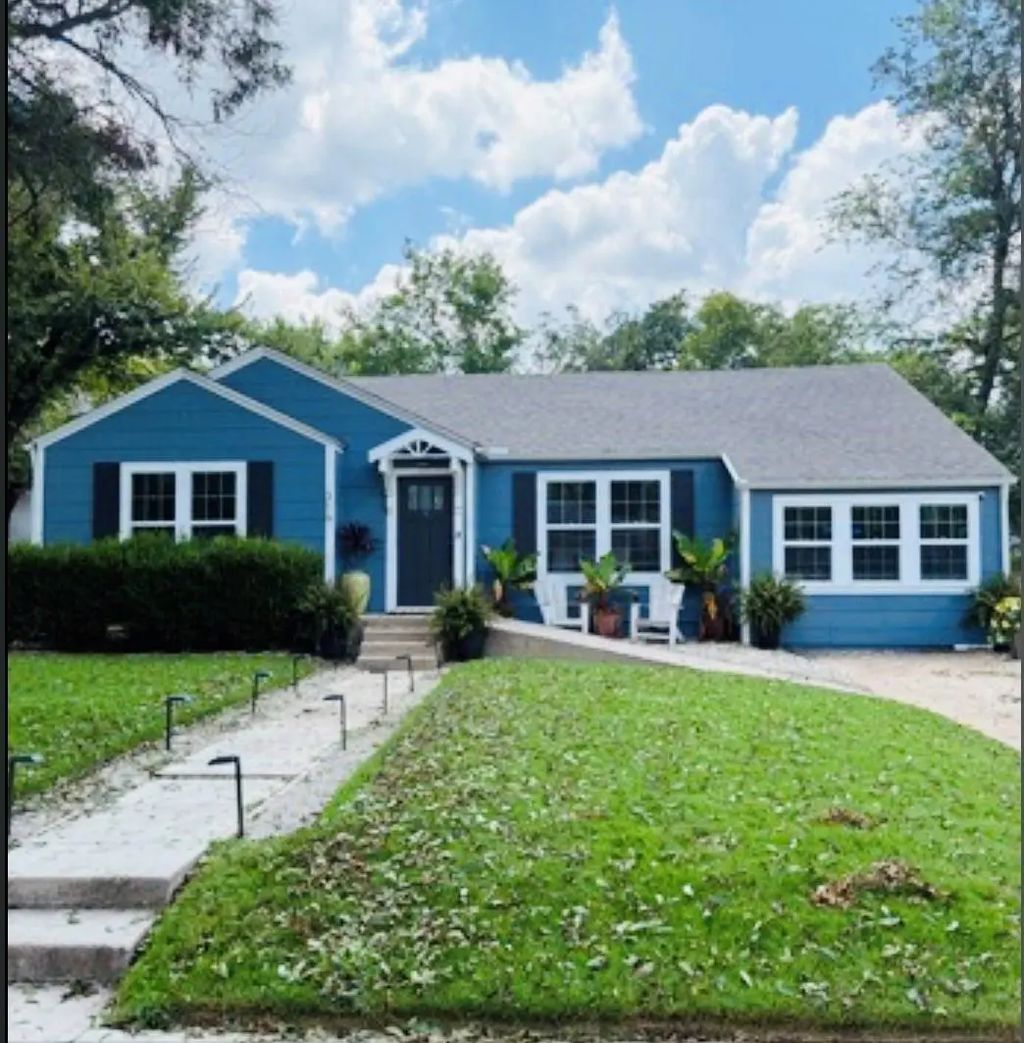 319 W Josephine Street, Weatherford