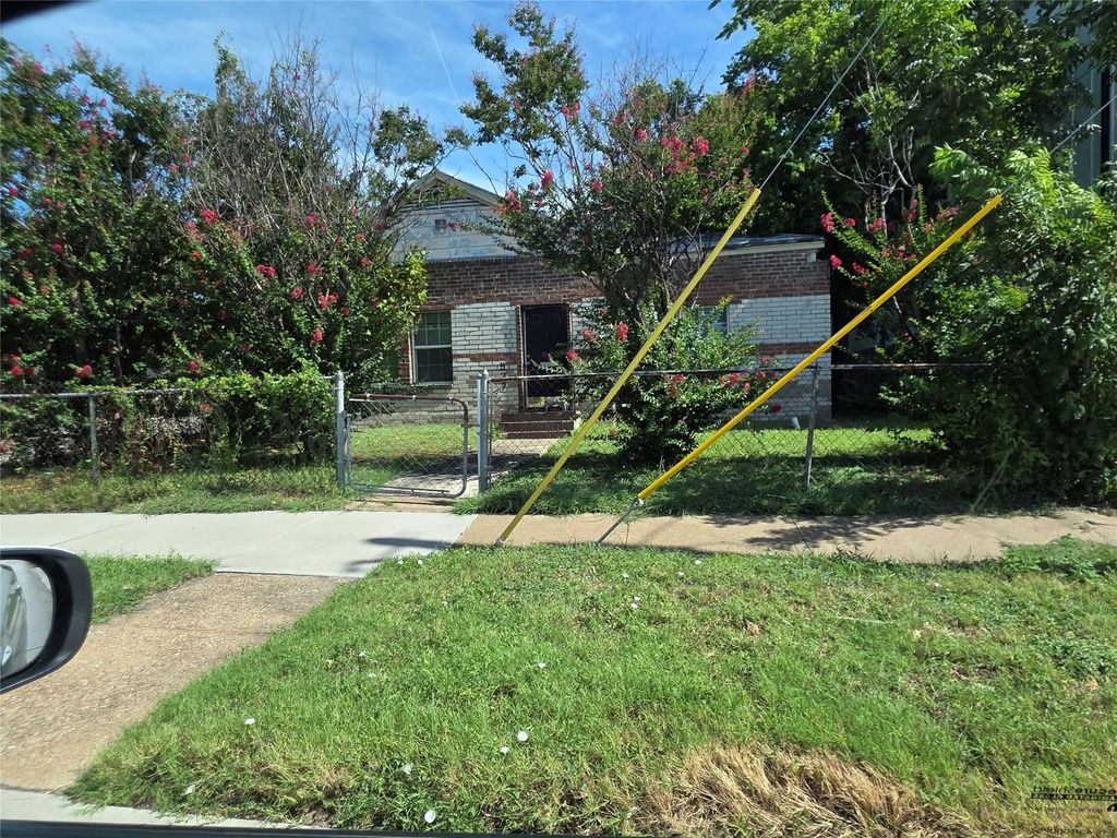937 W 12th Street, Dallas