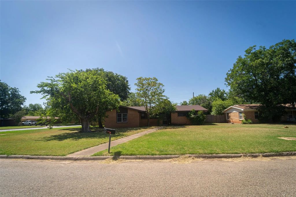 3301 Green Acres Road, Abilene