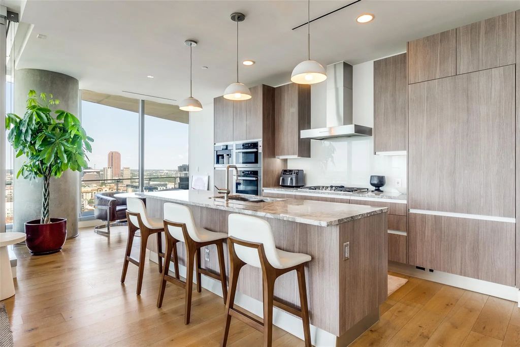 3130 N Harwood Street 2304, Dallas