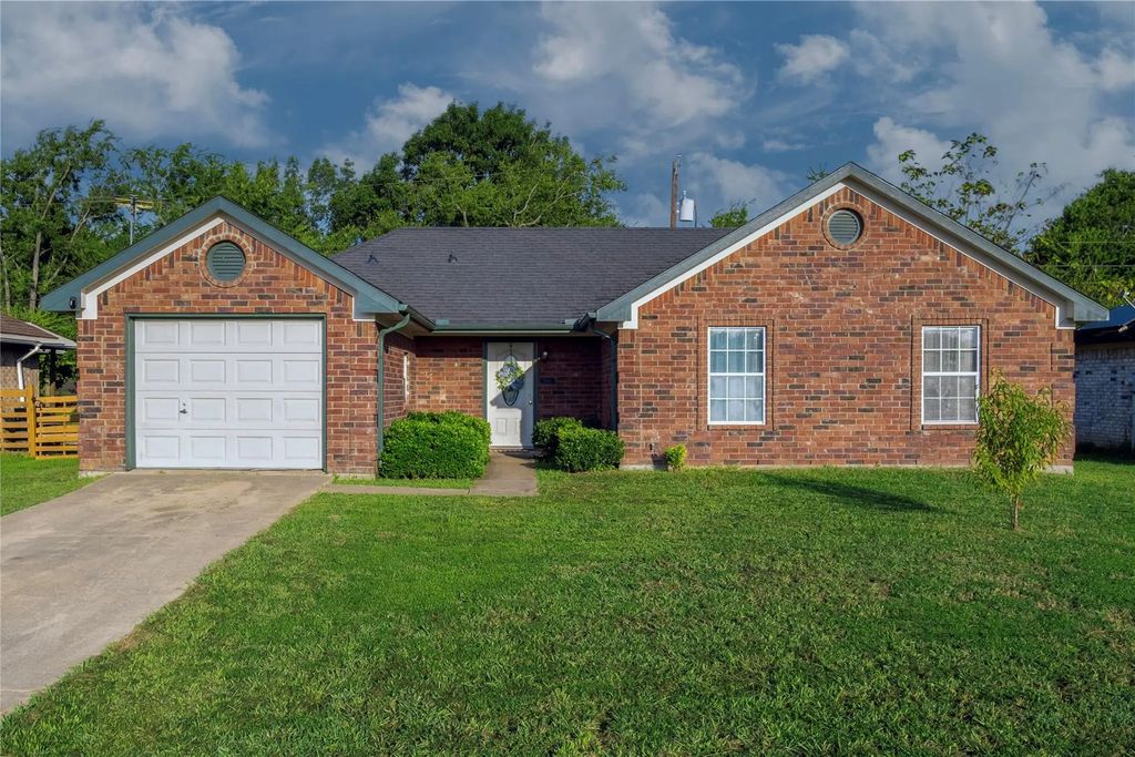 501 Phillips Circle, Kaufman