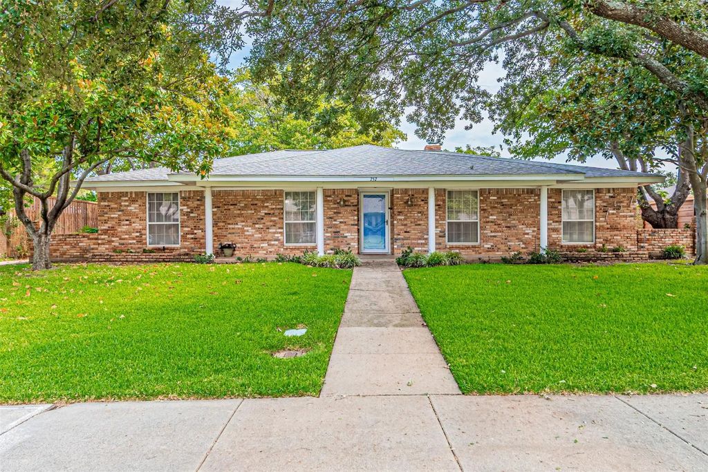 757 Knollridge Drive, Lewisville