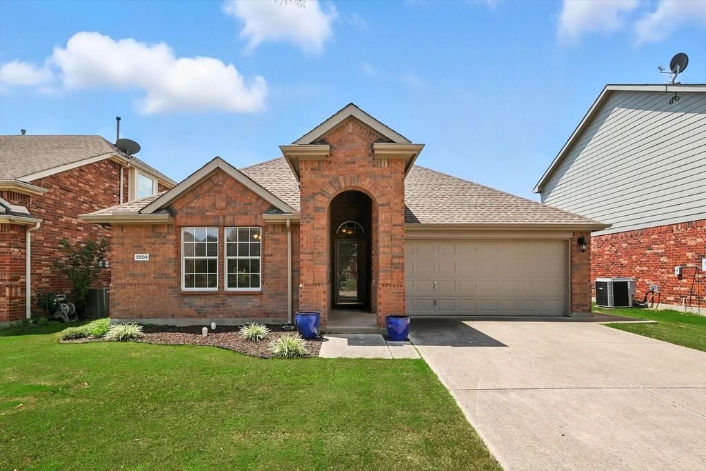 5509 Brookside Drive, Denton