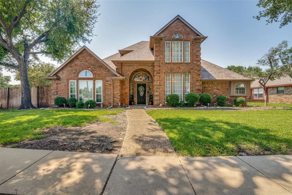 2001 Diamond Oaks Drive, Garland