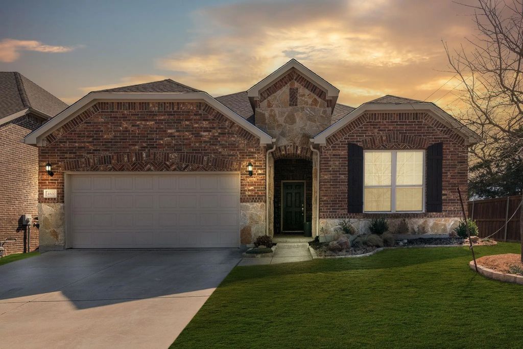4800 Meadow Falls Drive, Fort Worth
