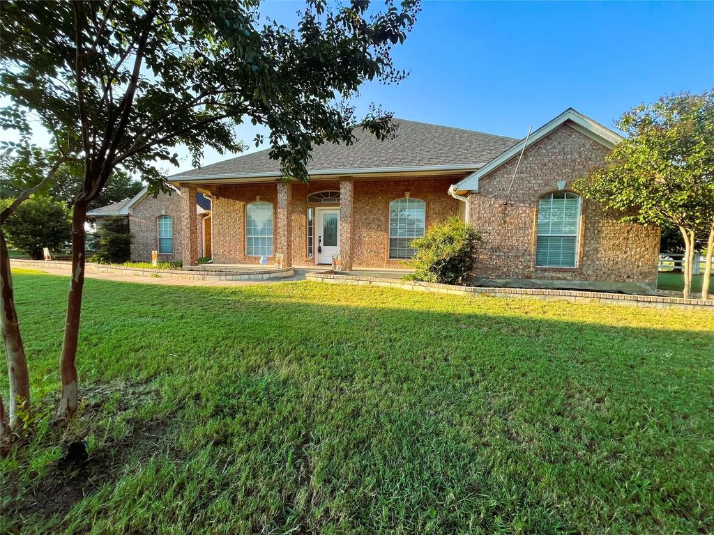 1925 Clover Springs Drive, Haslet
