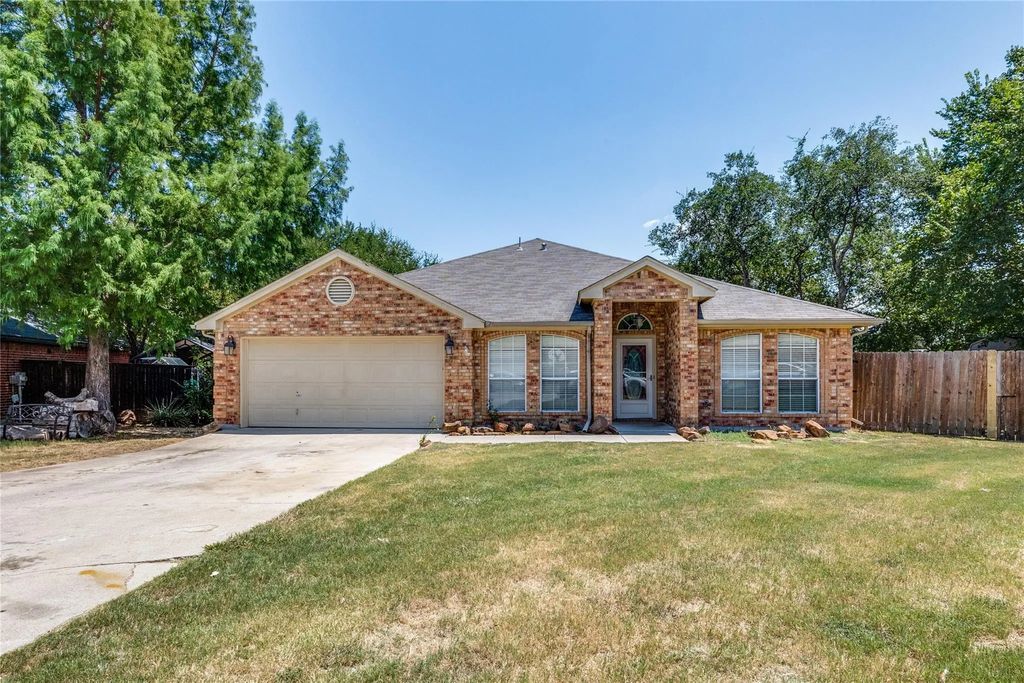 748 Hunter Drive, Azle