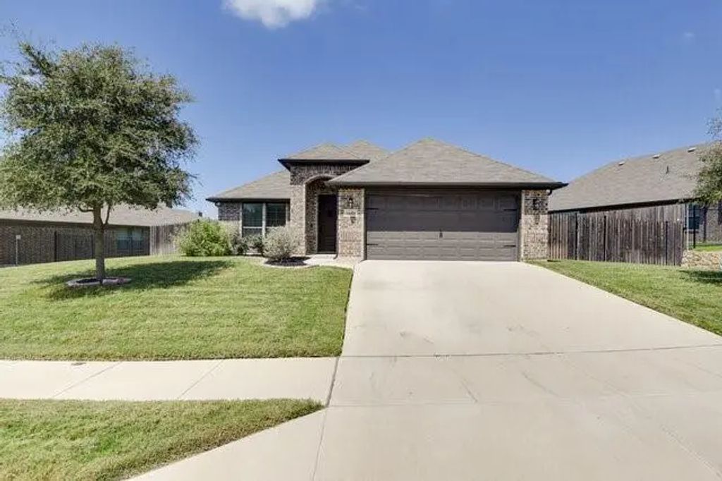 7200 Windy Ridge Drive, Fort Worth