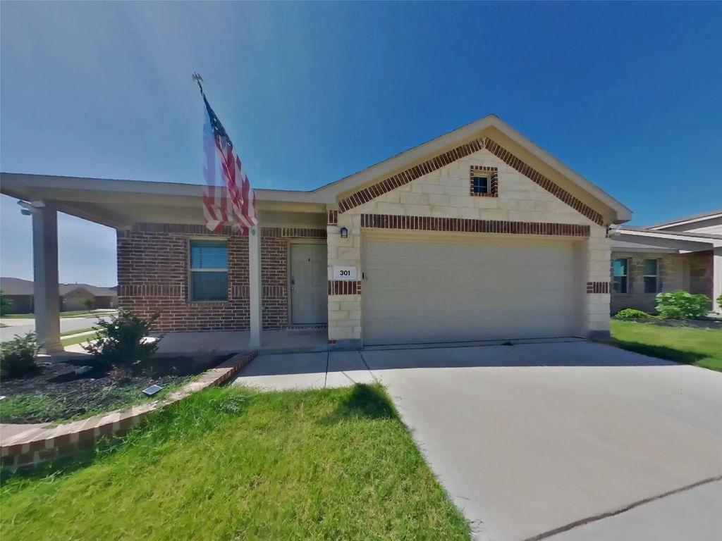 301 Dry Canyon Way, Fort Worth