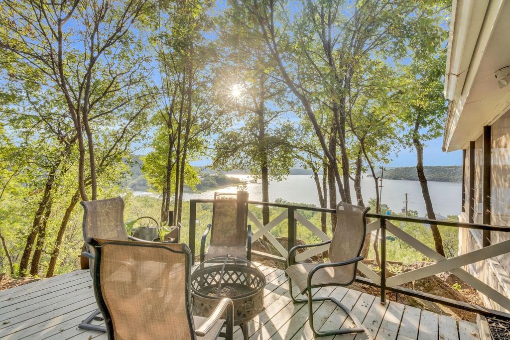 1136 S Lakeview Drive, Gordon